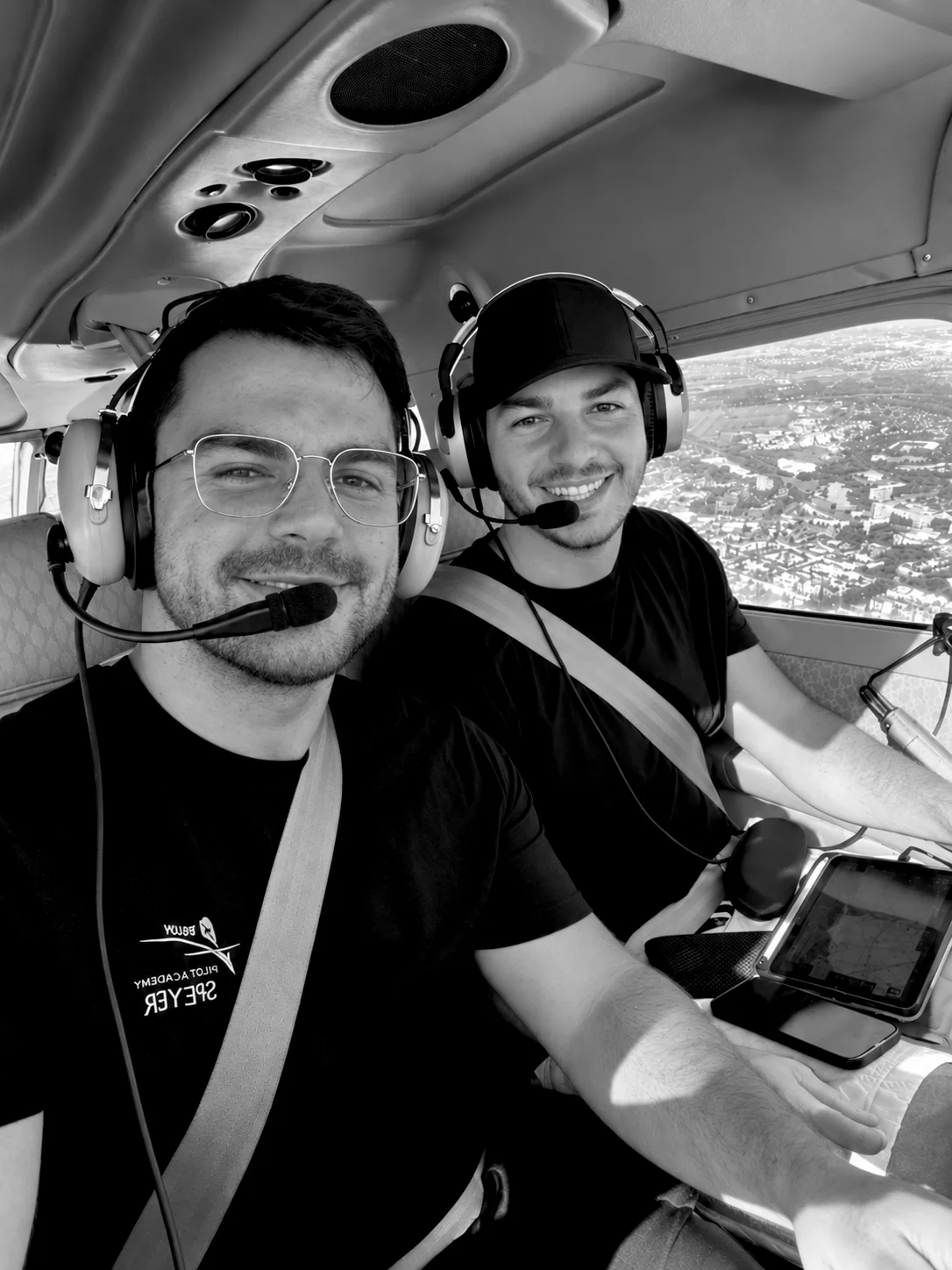 Maik Vögele and Dr. David Fernández Esteban, the founders of Paluv, together in the cockpit